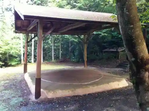 玉作湯神社の建物その他