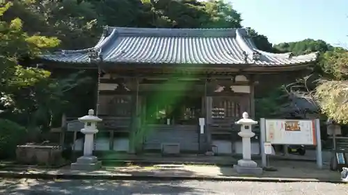 微妙寺の本殿