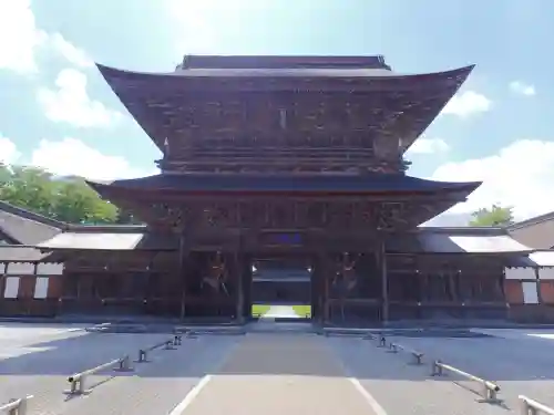 瑞龍寺の山門