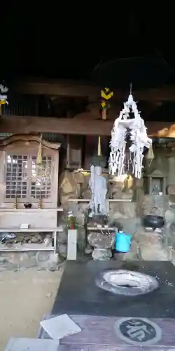 安養寺の{uncategorized: "未分類", other: "その他", undefined: "問題あり", building: "その他建物", grave: "お墓", sacred_gate: "鳥居", guardian: "狛犬", statue: "像", buddha: "仏像", history: "歴史", nature: "自然", garden: "庭園", animal: "動物", pagoda: "塔", temizu: "手水舎", mountain_gate: "山門・神門", sanctuary: "本殿・本堂", subordinate: "末社・摂社", art: "芸術", scenery: "景色", jizo: "地蔵", ema: "絵馬", goshuin: "御朱印", omikuji: "おみくじ", items: "授与品その他", amulet: "お守り", goshuincho: "御朱印帳", eats: "食事", festival: "お祭り", votive_dance: "神楽", shichigosan: "七五三参", wedding: "結婚式", experience: "体験その他", initially: "初詣", around: "周辺", anti_infection: "感染症対策"}