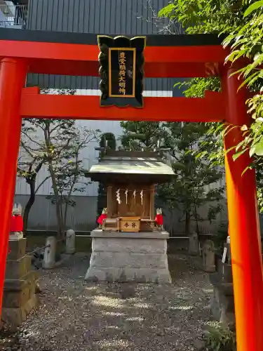 羽衣町厳島神社（関内厳島神社・横浜弁天）の{uncategorized: "未分類", other: "その他", undefined: "問題あり", building: "その他建物", grave: "お墓", sacred_gate: "鳥居", guardian: "狛犬", statue: "像", buddha: "仏像", history: "歴史", nature: "自然", garden: "庭園", animal: "動物", pagoda: "塔", temizu: "手水舎", mountain_gate: "山門・神門", sanctuary: "本殿・本堂", subordinate: "末社・摂社", art: "芸術", scenery: "景色", jizo: "地蔵", ema: "絵馬", goshuin: "御朱印", omikuji: "おみくじ", items: "授与品その他", amulet: "お守り", goshuincho: "御朱印帳", eats: "食事", festival: "お祭り", votive_dance: "神楽", shichigosan: "七五三参", wedding: "結婚式", experience: "体験その他", initially: "初詣", around: "周辺", anti_infection: "感染症対策"}