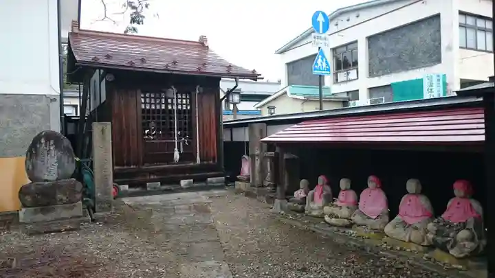 珠宮山 宝積坊 置賜第三十番札所の地蔵