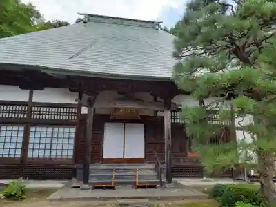 石行寺の本殿・本堂
