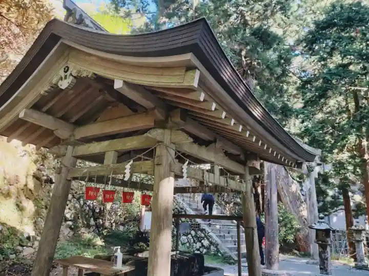 玉置神社の{uncategorized: "未分類", other: "その他", undefined: "問題あり", building: "その他建物", grave: "お墓", sacred_gate: "鳥居", guardian: "狛犬", statue: "像", buddha: "仏像", history: "歴史", nature: "自然", garden: "庭園", animal: "動物", pagoda: "塔", temizu: "手水舎", mountain_gate: "山門・神門", sanctuary: "本殿・本堂", subordinate: "末社・摂社", art: "芸術", scenery: "景色", jizo: "地蔵", ema: "絵馬", goshuin: "御朱印", omikuji: "おみくじ", items: "授与品その他", amulet: "お守り", goshuincho: "御朱印帳", eats: "食事", festival: "お祭り", votive_dance: "神楽", shichigosan: "七五三参", wedding: "結婚式", experience: "体験その他", initially: "初詣", around: "周辺", anti_infection: "感染症対策"}