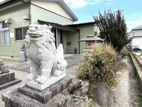 井具羅神社の狛犬