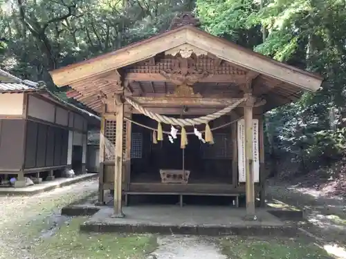 家代神社の本殿