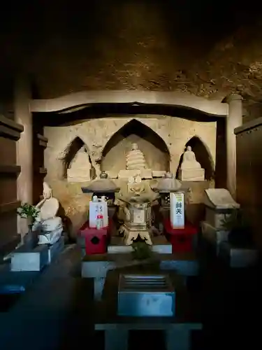 妙圓寺の{uncategorized: "未分類", other: "その他", undefined: "問題あり", building: "その他建物", grave: "お墓", sacred_gate: "鳥居", guardian: "狛犬", statue: "像", buddha: "仏像", history: "歴史", nature: "自然", garden: "庭園", animal: "動物", pagoda: "塔", temizu: "手水舎", mountain_gate: "山門・神門", sanctuary: "本殿・本堂", subordinate: "末社・摂社", art: "芸術", scenery: "景色", jizo: "地蔵", ema: "絵馬", goshuin: "御朱印", omikuji: "おみくじ", items: "授与品その他", amulet: "お守り", goshuincho: "御朱印帳", eats: "食事", festival: "お祭り", votive_dance: "神楽", shichigosan: "七五三参", wedding: "結婚式", experience: "体験その他", initially: "初詣", around: "周辺", anti_infection: "感染症対策"}