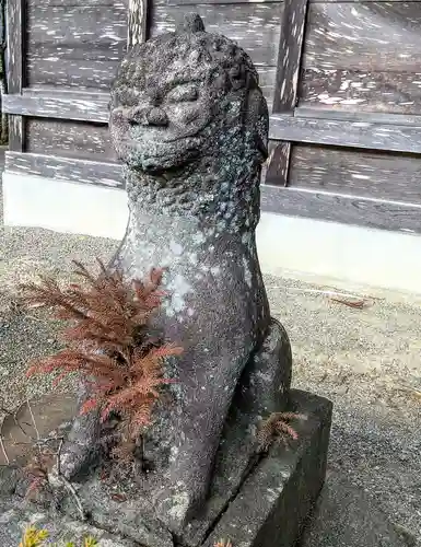 宇那禰神社の狛犬