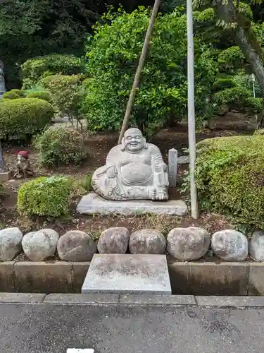 宝泉寺の像