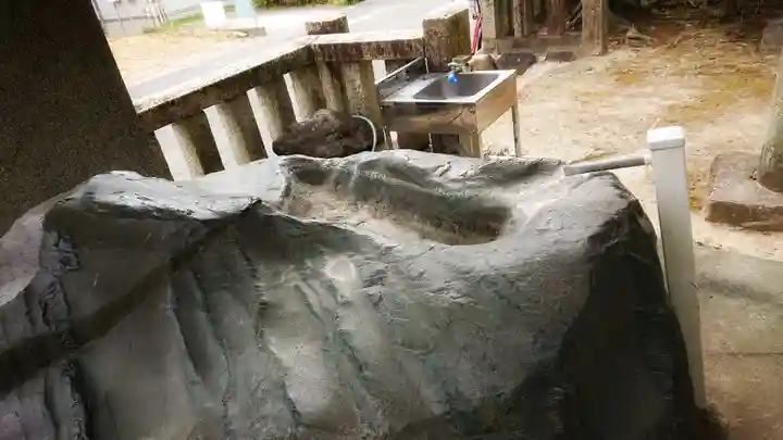 正明神社の手水舎