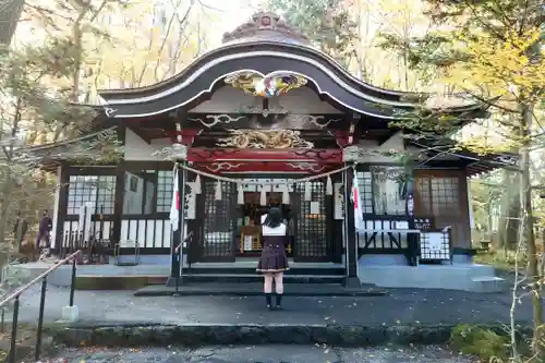 新屋山神社の本殿・本堂