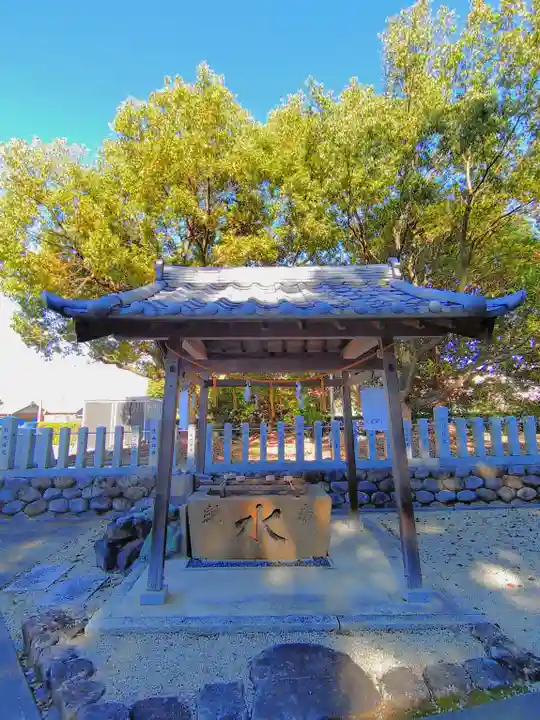 虫鹿神社(前原)の手水舎