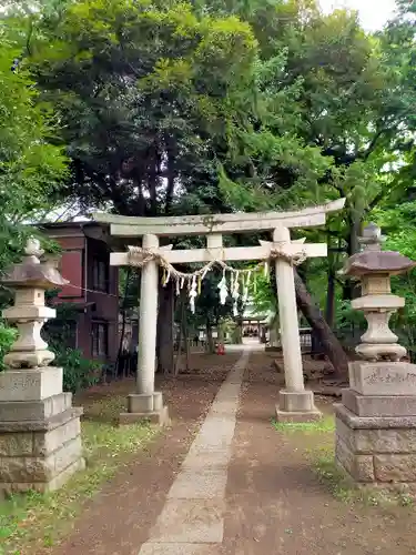 本太氷川神社の鳥居