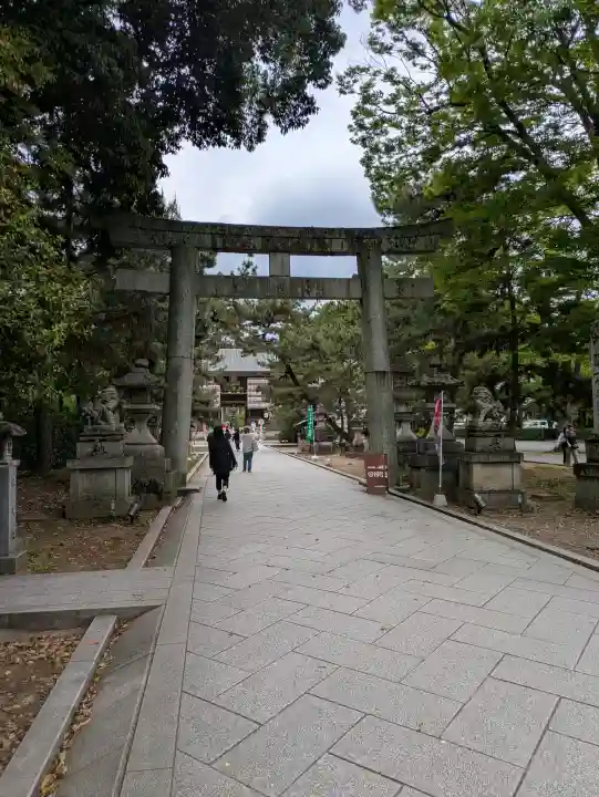 北野天満宮の{uncategorized: "未分類", other: "その他", undefined: "問題あり", building: "その他建物", grave: "お墓", sacred_gate: "鳥居", guardian: "狛犬", statue: "像", buddha: "仏像", history: "歴史", nature: "自然", garden: "庭園", animal: "動物", pagoda: "塔", temizu: "手水舎", mountain_gate: "山門・神門", sanctuary: "本殿・本堂", subordinate: "末社・摂社", art: "芸術", scenery: "景色", jizo: "地蔵", ema: "絵馬", goshuin: "御朱印", omikuji: "おみくじ", items: "授与品その他", amulet: "お守り", goshuincho: "御朱印帳", eats: "食事", festival: "お祭り", votive_dance: "神楽", shichigosan: "七五三参", wedding: "結婚式", experience: "体験その他", initially: "初詣", around: "周辺", anti_infection: "感染症対策"}