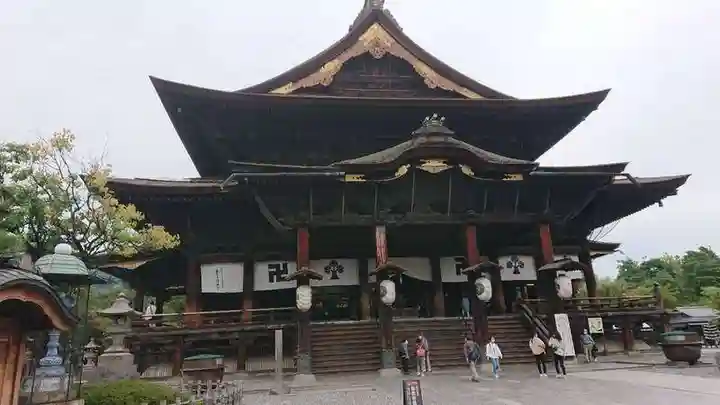 善光寺の本殿・本堂
