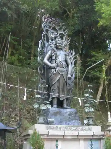 大本山七宝瀧寺の仏像