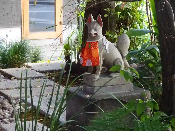 五十稲荷神社(栄寿稲荷神社)の狛犬