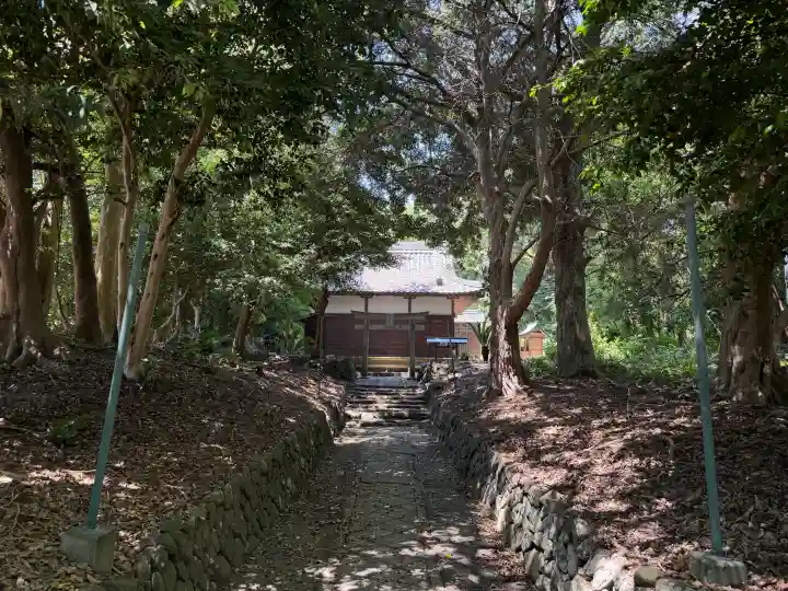 安居神社の{uncategorized: "未分類", other: "その他", undefined: "問題あり", building: "その他建物", grave: "お墓", sacred_gate: "鳥居", guardian: "狛犬", statue: "像", buddha: "仏像", history: "歴史", nature: "自然", garden: "庭園", animal: "動物", pagoda: "塔", temizu: "手水舎", mountain_gate: "山門・神門", sanctuary: "本殿・本堂", subordinate: "末社・摂社", art: "芸術", scenery: "景色", jizo: "地蔵", ema: "絵馬", goshuin: "御朱印", omikuji: "おみくじ", items: "授与品その他", amulet: "お守り", goshuincho: "御朱印帳", eats: "食事", festival: "お祭り", votive_dance: "神楽", shichigosan: "七五三参", wedding: "結婚式", experience: "体験その他", initially: "初詣", around: "周辺", anti_infection: "感染症対策"}