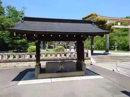 長野縣護國神社の手水舎