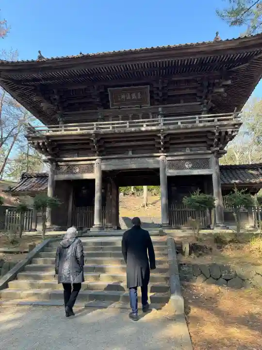 山寺日枝神社の{uncategorized: "未分類", other: "その他", undefined: "問題あり", building: "その他建物", grave: "お墓", sacred_gate: "鳥居", guardian: "狛犬", statue: "像", buddha: "仏像", history: "歴史", nature: "自然", garden: "庭園", animal: "動物", pagoda: "塔", temizu: "手水舎", mountain_gate: "山門・神門", sanctuary: "本殿・本堂", subordinate: "末社・摂社", art: "芸術", scenery: "景色", jizo: "地蔵", ema: "絵馬", goshuin: "御朱印", omikuji: "おみくじ", items: "授与品その他", amulet: "お守り", goshuincho: "御朱印帳", eats: "食事", festival: "お祭り", votive_dance: "神楽", shichigosan: "七五三参", wedding: "結婚式", experience: "体験その他", initially: "初詣", around: "周辺", anti_infection: "感染症対策"}