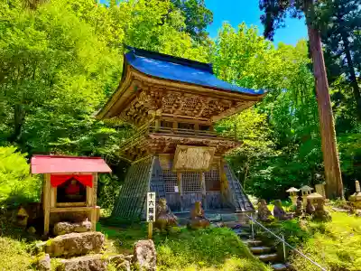 大聖寺(亀岡文殊)の{uncategorized: "未分類", other: "その他", undefined: "問題あり", building: "その他建物", grave: "お墓", sacred_gate: "鳥居", guardian: "狛犬", statue: "像", buddha: "仏像", history: "歴史", nature: "自然", garden: "庭園", animal: "動物", pagoda: "塔", temizu: "手水舎", mountain_gate: "山門・神門", sanctuary: "本殿・本堂", subordinate: "末社・摂社", art: "芸術", scenery: "景色", jizo: "地蔵", ema: "絵馬", goshuin: "御朱印", omikuji: "おみくじ", items: "授与品その他", amulet: "お守り", goshuincho: "御朱印帳", eats: "食事", festival: "お祭り", votive_dance: "神楽", shichigosan: "七五三参", wedding: "結婚式", experience: "体験その他", initially: "初詣", around: "周辺", anti_infection: "感染症対策"}