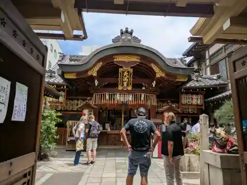 錦天満宮の{uncategorized: "未分類", other: "その他", undefined: "問題あり", building: "その他建物", grave: "お墓", sacred_gate: "鳥居", guardian: "狛犬", statue: "像", buddha: "仏像", history: "歴史", nature: "自然", garden: "庭園", animal: "動物", pagoda: "塔", temizu: "手水舎", mountain_gate: "山門・神門", sanctuary: "本殿・本堂", subordinate: "末社・摂社", art: "芸術", scenery: "景色", jizo: "地蔵", ema: "絵馬", goshuin: "御朱印", omikuji: "おみくじ", items: "授与品その他", amulet: "お守り", goshuincho: "御朱印帳", eats: "食事", festival: "お祭り", votive_dance: "神楽", shichigosan: "七五三参", wedding: "結婚式", experience: "体験その他", initially: "初詣", around: "周辺", anti_infection: "感染症対策"}