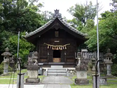 八柱神社（荒尾）の本殿・本堂