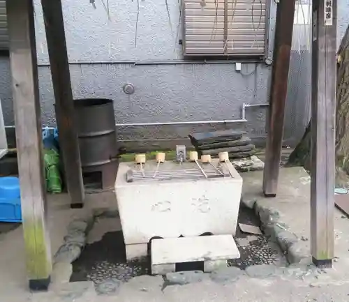 諏訪神社の手水舎