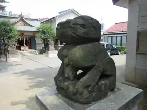 穏田神社の狛犬