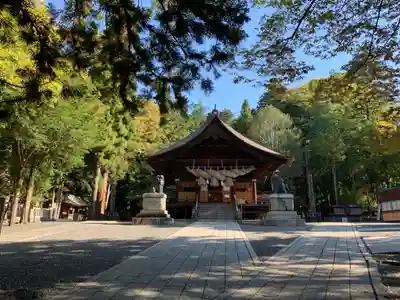 諏訪大社下社秋宮の本殿・本堂
