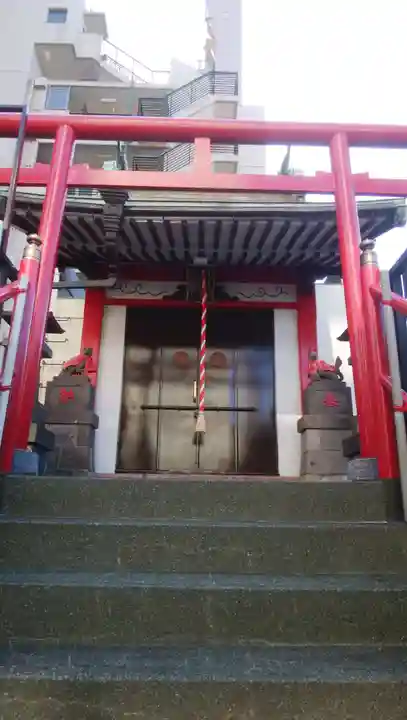永倉稲荷神社の鳥居