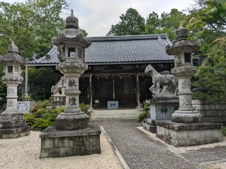 井後神社の{uncategorized: "未分類", other: "その他", undefined: "問題あり", building: "その他建物", grave: "お墓", sacred_gate: "鳥居", guardian: "狛犬", statue: "像", buddha: "仏像", history: "歴史", nature: "自然", garden: "庭園", animal: "動物", pagoda: "塔", temizu: "手水舎", mountain_gate: "山門・神門", sanctuary: "本殿・本堂", subordinate: "末社・摂社", art: "芸術", scenery: "景色", jizo: "地蔵", ema: "絵馬", goshuin: "御朱印", omikuji: "おみくじ", items: "授与品その他", amulet: "お守り", goshuincho: "御朱印帳", eats: "食事", festival: "お祭り", votive_dance: "神楽", shichigosan: "七五三参", wedding: "結婚式", experience: "体験その他", initially: "初詣", around: "周辺", anti_infection: "感染症対策"}