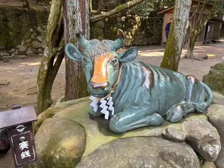 石上神宮の{uncategorized: "未分類", other: "その他", undefined: "問題あり", building: "その他建物", grave: "お墓", sacred_gate: "鳥居", guardian: "狛犬", statue: "像", buddha: "仏像", history: "歴史", nature: "自然", garden: "庭園", animal: "動物", pagoda: "塔", temizu: "手水舎", mountain_gate: "山門・神門", sanctuary: "本殿・本堂", subordinate: "末社・摂社", art: "芸術", scenery: "景色", jizo: "地蔵", ema: "絵馬", goshuin: "御朱印", omikuji: "おみくじ", items: "授与品その他", amulet: "お守り", goshuincho: "御朱印帳", eats: "食事", festival: "お祭り", votive_dance: "神楽", shichigosan: "七五三参", wedding: "結婚式", experience: "体験その他", initially: "初詣", around: "周辺", anti_infection: "感染症対策"}