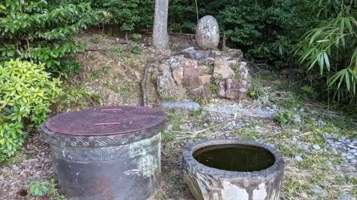 東之宮社の末社・摂社