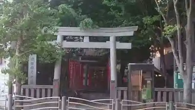 津軽稲荷神社の鳥居