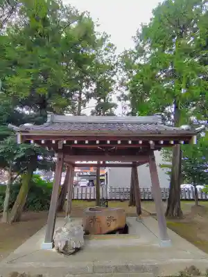 神明社（熊之庄）の手水舎