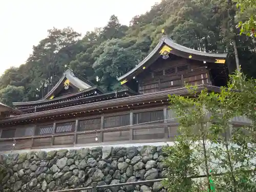 高麗神社の本殿