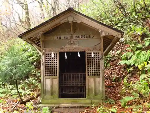 戸隠神社奥社の末社