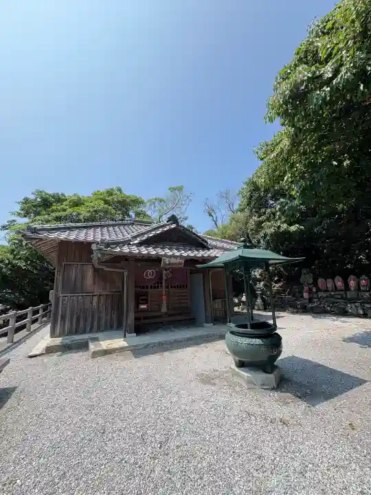 新村不動堂の本殿・本堂