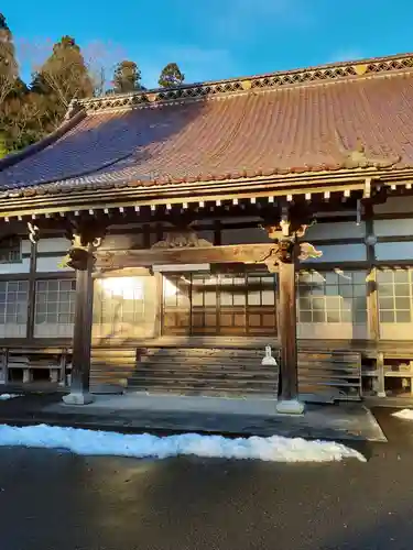 万蔵寺の本殿・本堂