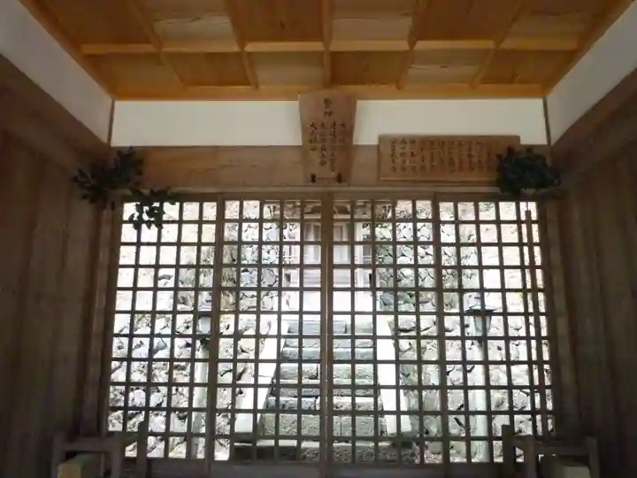 若宮八幡神社の本殿・本堂