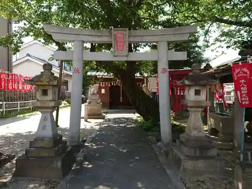 稲荷社（平八稲荷神社）の鳥居