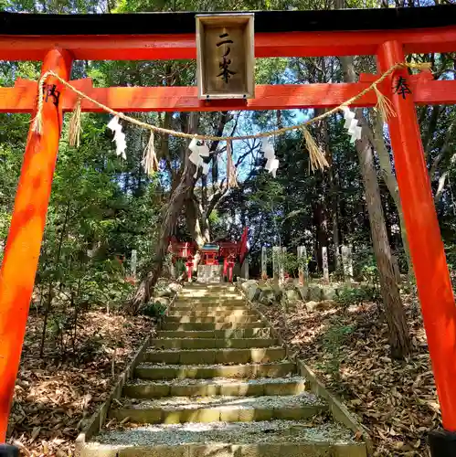 二川伏見稲荷の鳥居