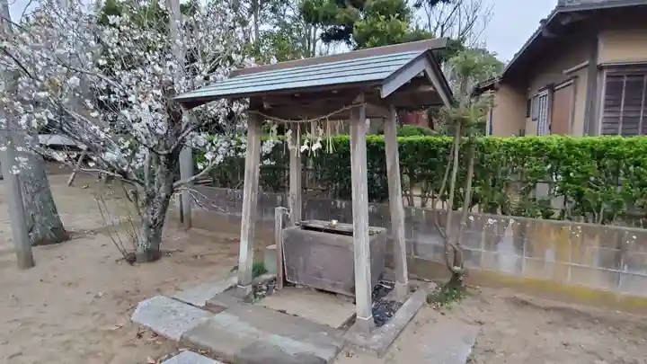 日月神社の手水舎