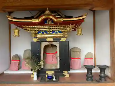 地蔵堂 (西大路)の{uncategorized: "未分類", other: "その他", undefined: "問題あり", building: "その他建物", grave: "お墓", sacred_gate: "鳥居", guardian: "狛犬", statue: "像", buddha: "仏像", history: "歴史", nature: "自然", garden: "庭園", animal: "動物", pagoda: "塔", temizu: "手水舎", mountain_gate: "山門・神門", sanctuary: "本殿・本堂", subordinate: "末社・摂社", art: "芸術", scenery: "景色", jizo: "地蔵", ema: "絵馬", goshuin: "御朱印", omikuji: "おみくじ", items: "授与品その他", amulet: "お守り", goshuincho: "御朱印帳", eats: "食事", festival: "お祭り", votive_dance: "神楽", shichigosan: "七五三参", wedding: "結婚式", experience: "体験その他", initially: "初詣", around: "周辺", anti_infection: "感染症対策"}