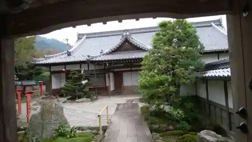 律院の本殿・本堂