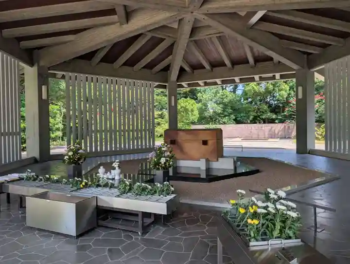 千鳥ヶ淵戦没者墓苑(東京都)