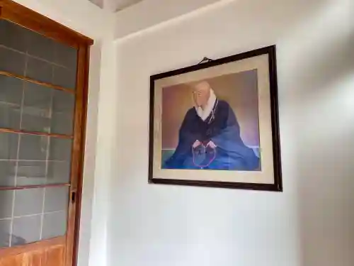 法徳寺の{uncategorized: "未分類", other: "その他", undefined: "問題あり", building: "その他建物", grave: "お墓", sacred_gate: "鳥居", guardian: "狛犬", statue: "像", buddha: "仏像", history: "歴史", nature: "自然", garden: "庭園", animal: "動物", pagoda: "塔", temizu: "手水舎", mountain_gate: "山門・神門", sanctuary: "本殿・本堂", subordinate: "末社・摂社", art: "芸術", scenery: "景色", jizo: "地蔵", ema: "絵馬", goshuin: "御朱印", omikuji: "おみくじ", items: "授与品その他", amulet: "お守り", goshuincho: "御朱印帳", eats: "食事", festival: "お祭り", votive_dance: "神楽", shichigosan: "七五三参", wedding: "結婚式", experience: "体験その他", initially: "初詣", around: "周辺", anti_infection: "感染症対策"}