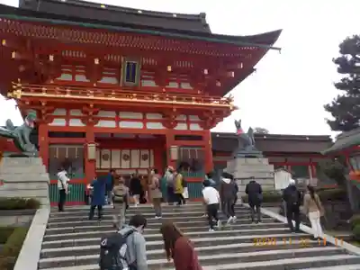 伏見稲荷大社の山門・神門
