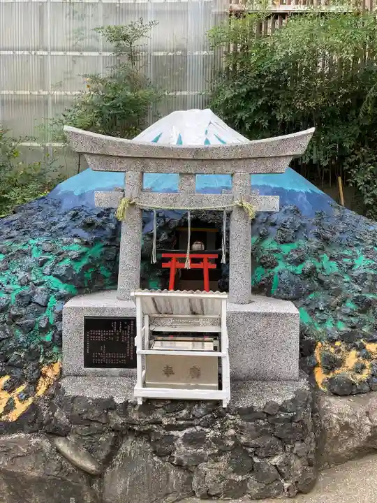 京濱伏見稲荷神社の末社・摂社